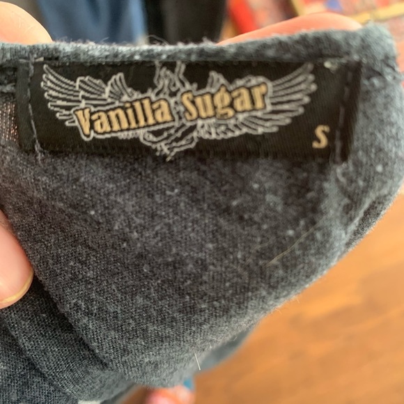 PRETTY WHITE ON GREY TANK TOP - Picture 6 of 7